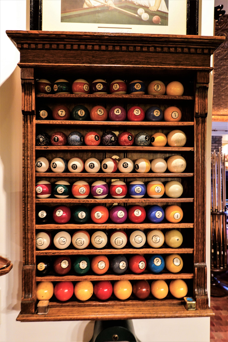 billiard ball display rack on Ball Racks Vintage Cues For You